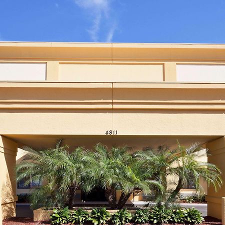 מלון La Quinta By Wyndham Tampa Fairgrounds - Casino מראה חיצוני תמונה
