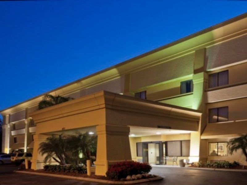 מלון Mango La Quinta By Wyndham Tampa Fairgrounds - Casino מראה חיצוני תמונה