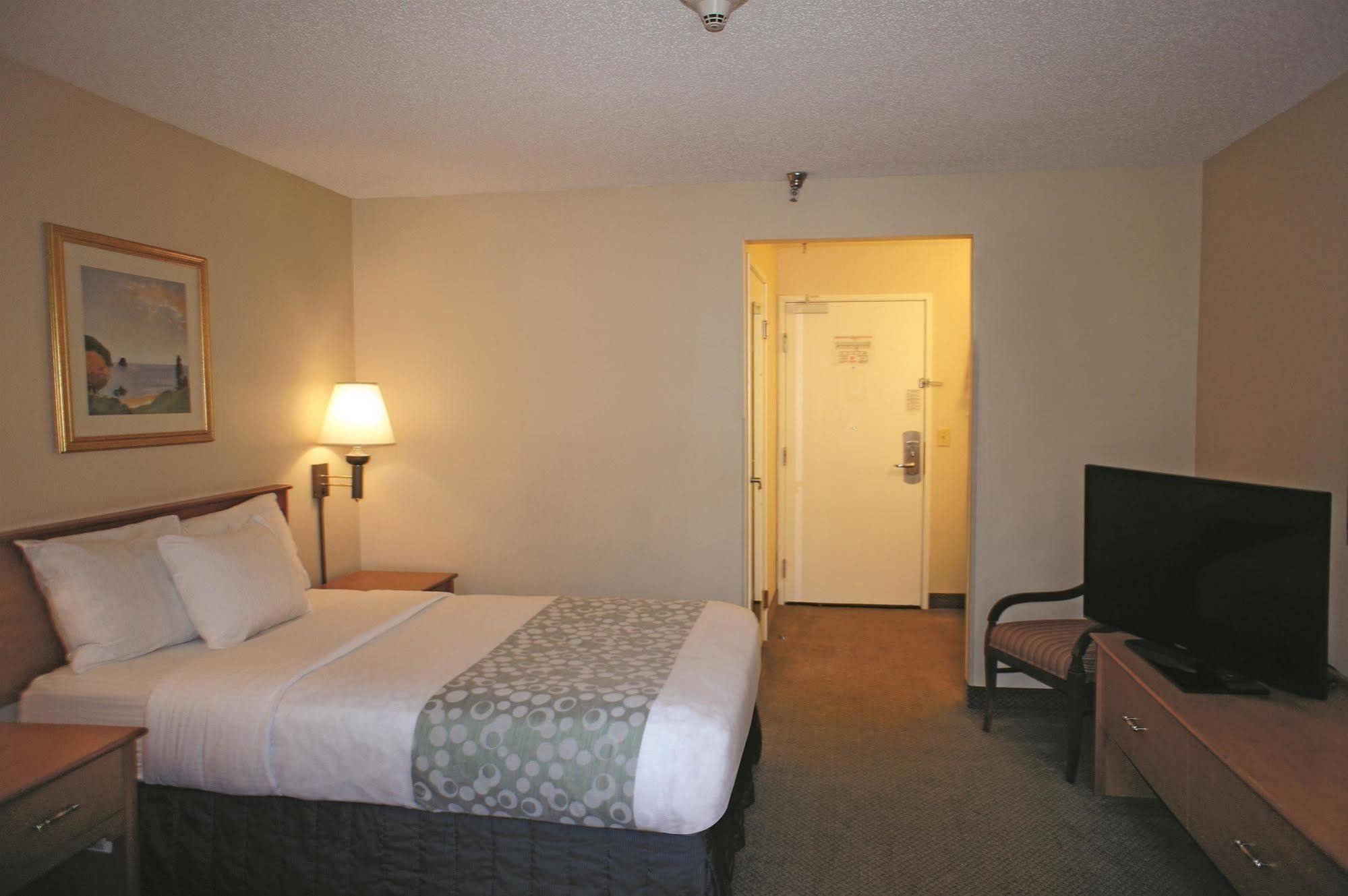 מלון Mango La Quinta By Wyndham Tampa Fairgrounds - Casino מראה חיצוני תמונה
